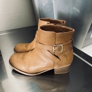 Girl size 1 brown leather booties